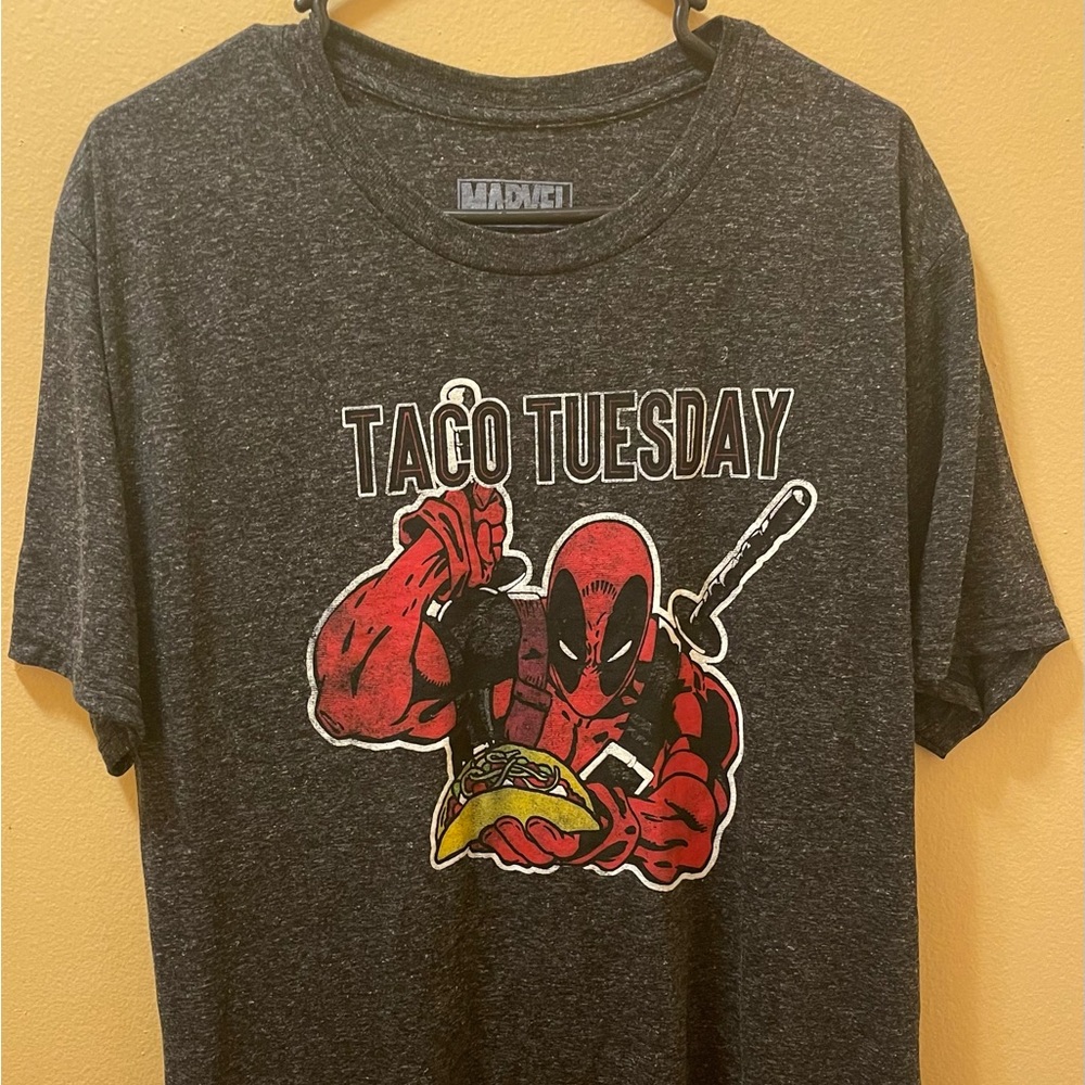 🔴⚫️Marvel Deadpool Taco Tuesday Tee Shirt size Large